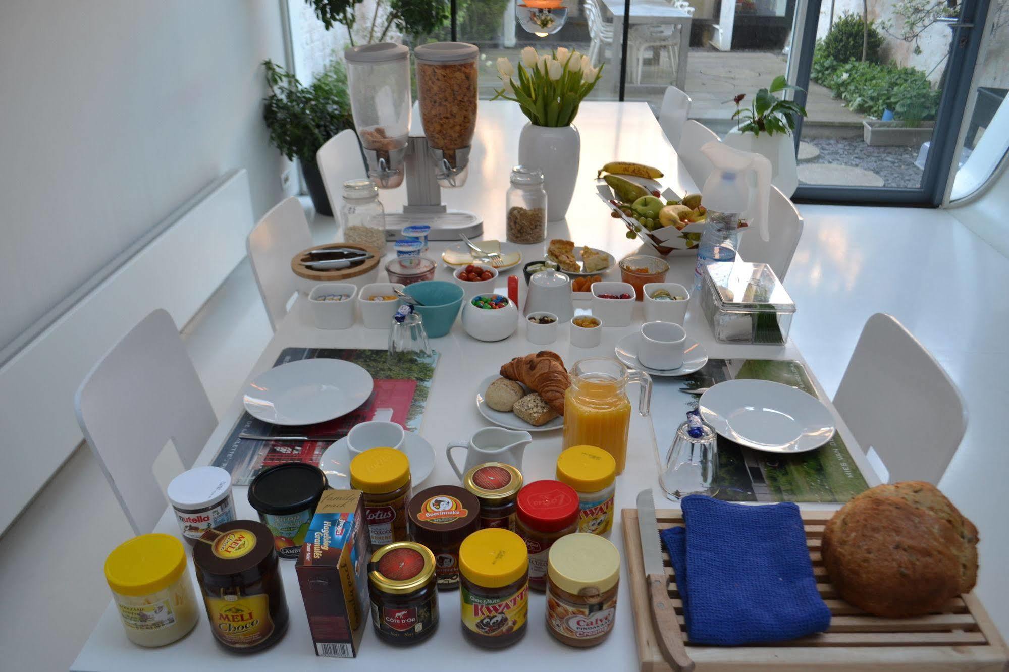 Plant Based B&B Central Брюж Екстериор снимка